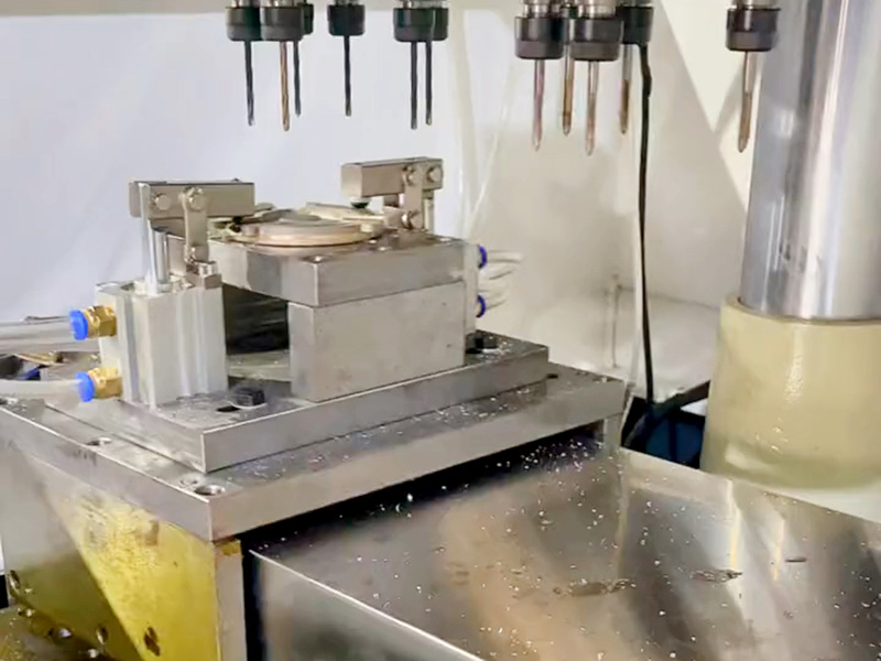 高速鉆攻機(jī)好不好？設(shè)備特點(diǎn)！