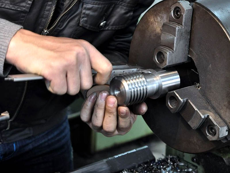 車工和加工中心誰累？工作難度！