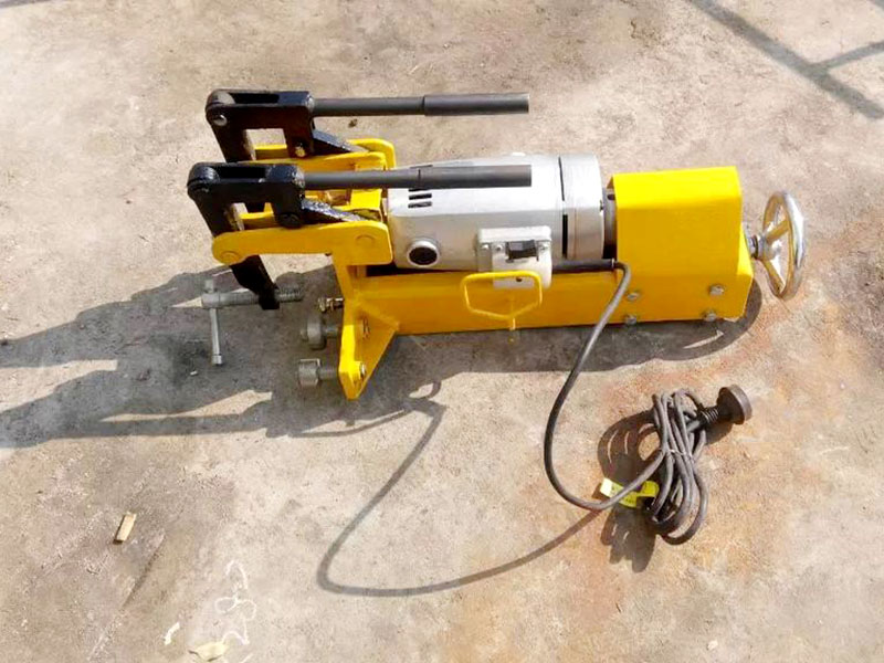內(nèi)燃鋼軌鉆孔機(jī)怎么操作使用？